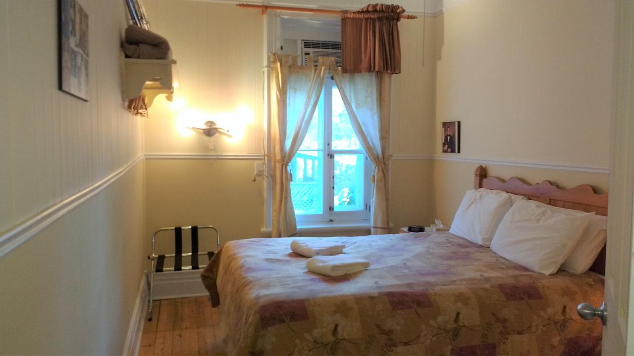 Aux Petits Oiseaux Citqo96751 Hotel บี-แซ็ง-ปอล ภายนอก รูปภาพ